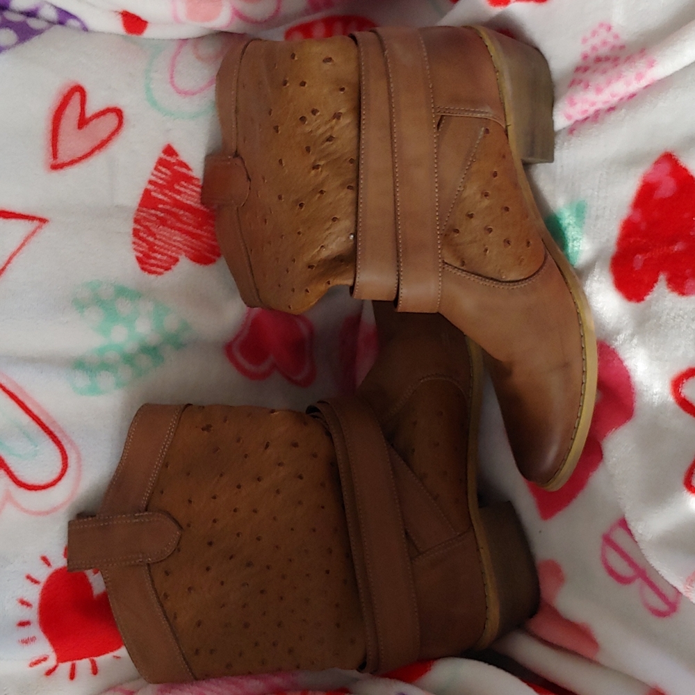 Fashion Cowboy Boots - Picture 4 of 9